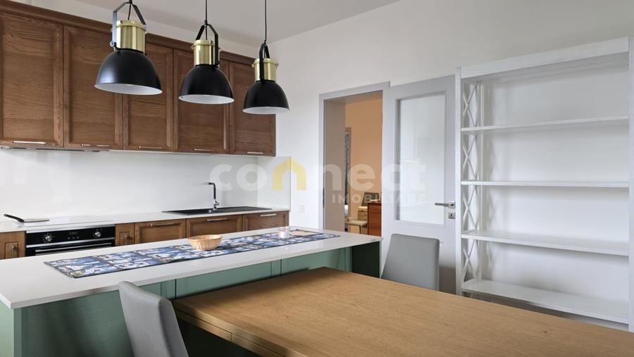 Apartament de închiriat | 4 camere, 2 băi | Central, zona UMF - 5