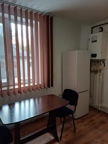 Apartament cu 2 camere decomandat în Casa de Cultură