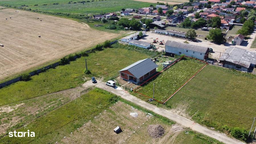 Teren de 741 mp, în Vetiș