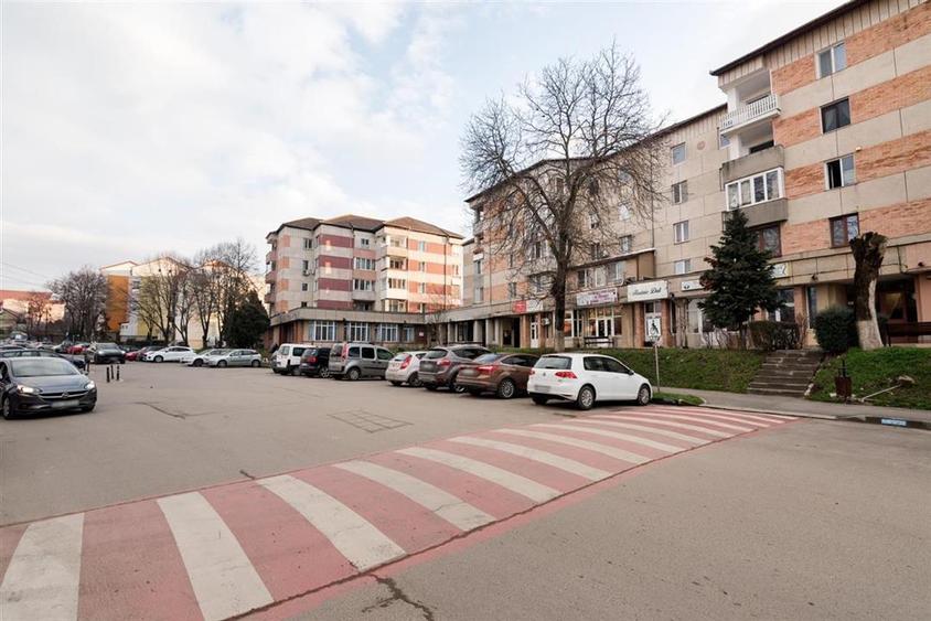 Apartament cu 2 camere decomandat în Sânmartin