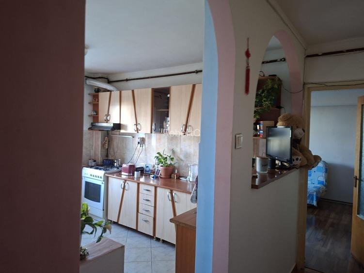Vand apartament 3 camere