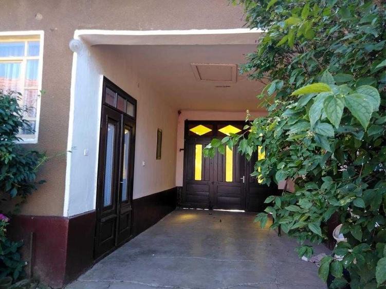 Casă cu 4 camere în Buhani