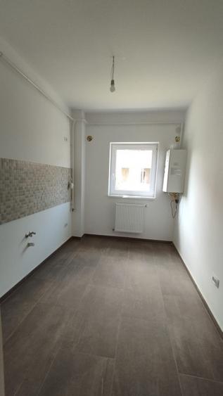 Apartament cu 2 camere decomandat în Păcurari — fotografia 3