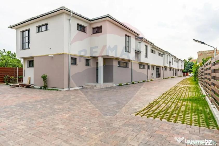 Apartament cu 4 camere decomandat în Pârneava