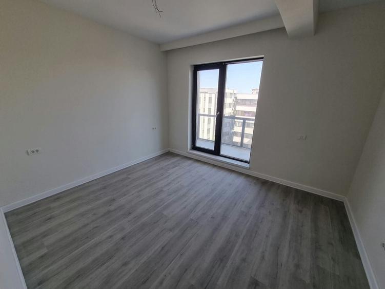 Apartament cu 3 camere semidecomandat în Tomis Plus
