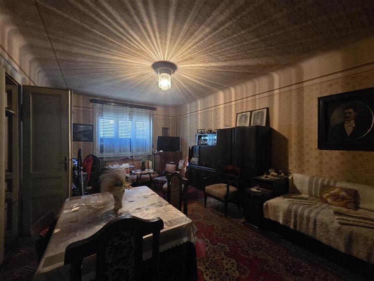 Casă cu 4 camere cu Teren 328 Mp în Ultracentral