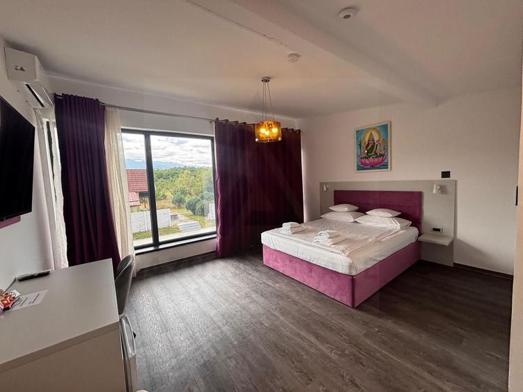 Casă individuală cu 10 camere cu Canalizare în Central