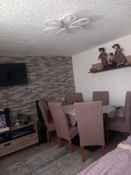 Casă cu 5 camere cu Teren 1200 Mp în Monariu