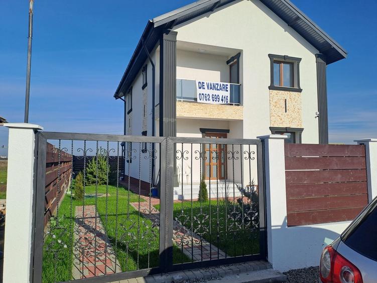 Casă cu 4 camere în Pantelimon