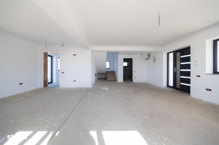 Casă cu 3 camere în Cristian