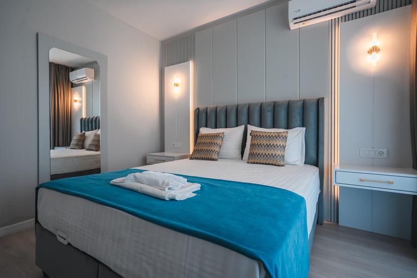 Apartament cu 2 camere decomandat, mobilat în Central