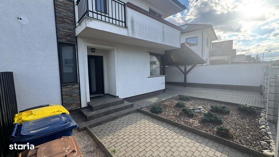 Casă cu 4 camere cu Teren 250 Mp în Central