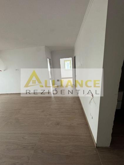 Apartament cu 3 camere decomandat în Sud