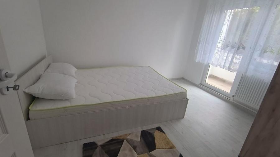 Apartament cu 2 camere în Micro 15