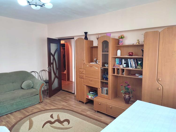 Apartament cu 2 camere decomandat în Radu Negru