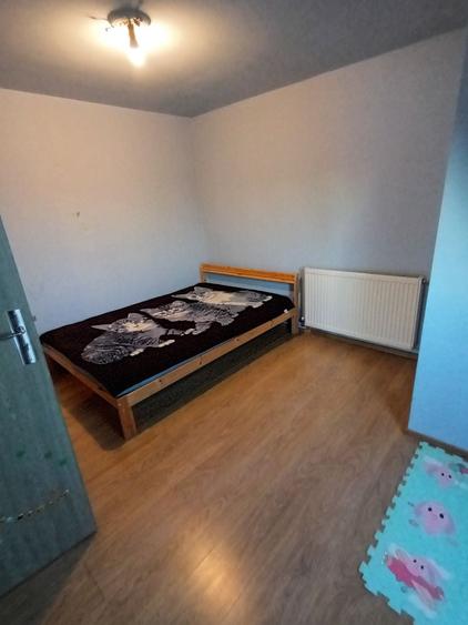 Apartament cu 3 camere semidecomandat, mobilat în Central