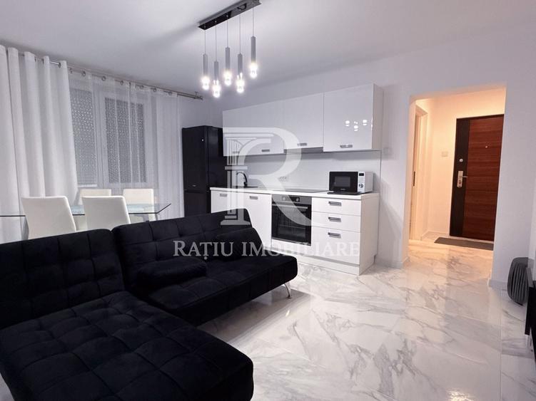 Apartament cu 3 camere decomandat, mobilat în Nufărul