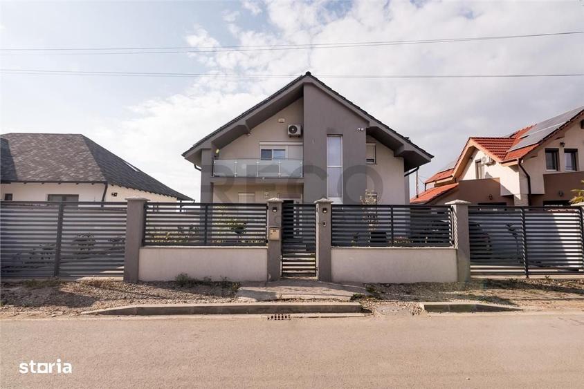 Casă cu 3 camere în Rontău