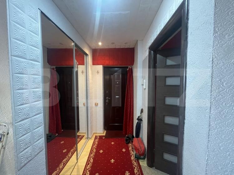 Apartament cu 3 camere semidecomandat, mobilat în Zorilor