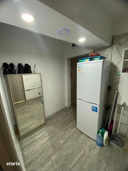 Apartament cu 2 camere semidecomandat în Petrișor