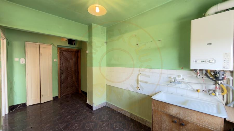 Apartament cu 2 camere semidecomandat în Carei