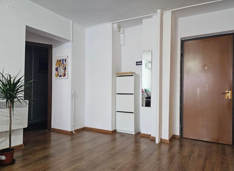 Apartament cu 3 camere semidecomandat în Națiunile Unite