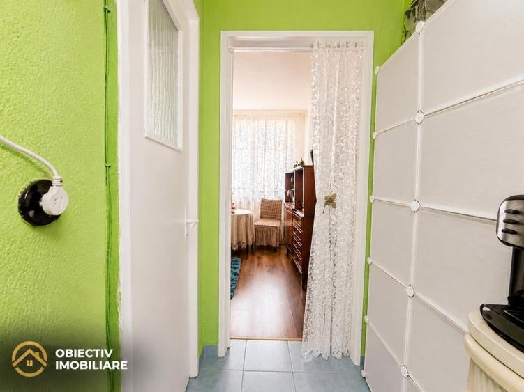 Apartament cu 3 camere semidecomandat în Central