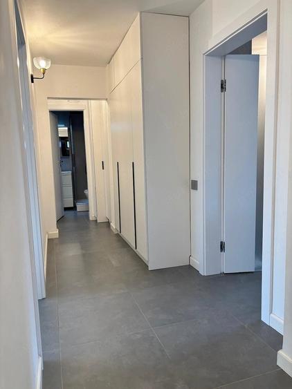 Apartament cu 4 camere decomandat în Aviației