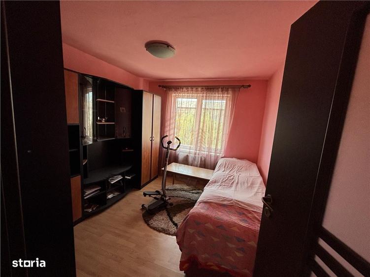 Casă cu 3 camere în Ciupercenii Noi