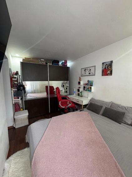 Apartament cu 2 camere semidecomandat, mobilat în Central