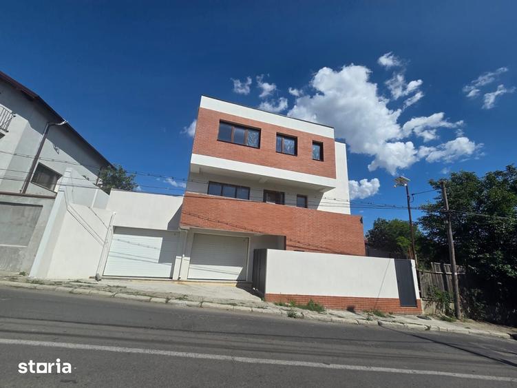 Casă cu 4 camere cu Teren 213 Mp în Central