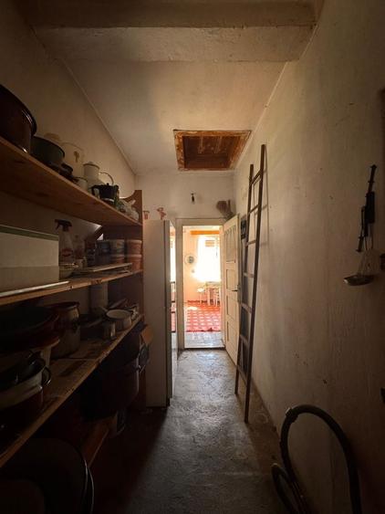 Casă cu 3 camere în Bărăștii Hațegului