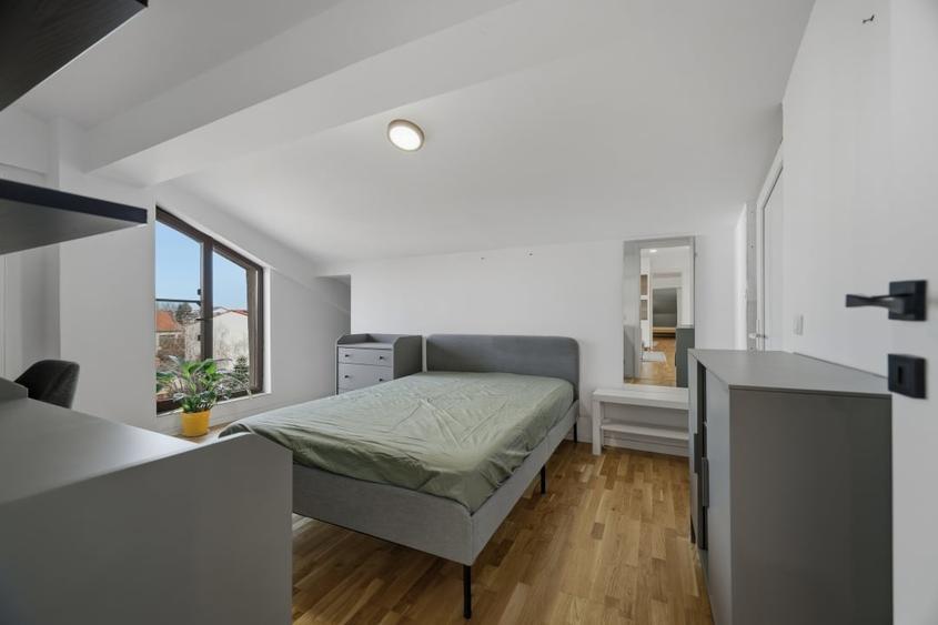 Apartament cu 3 camere semidecomandat, mobilat în Bucureștii Noi