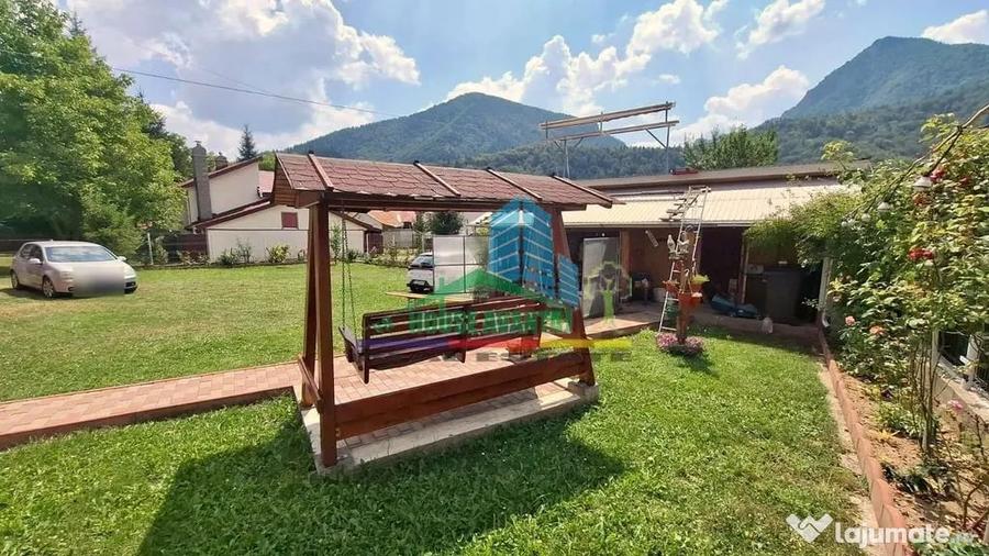 Casă cu 4 camere cu Teren 677 Mp în Lepșa