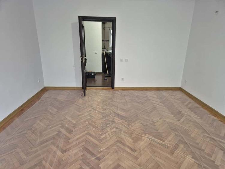 Apartament cu 3 camere decomandat în Nerva Traian