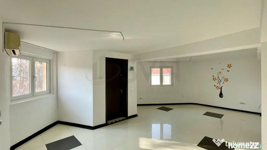 Casă cu 8 camere cu Teren 150 Mp în Aviatorilor