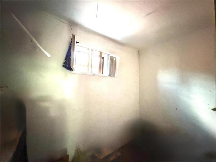 Casă cu 2 camere cu Teren 474 Mp în Central