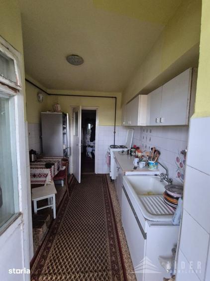 Apartament cu 3 camere decomandat zona Piata Zorilor etaj 1 - 4