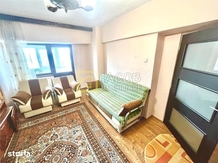 Apartament cu 3 camere decomandat în Central