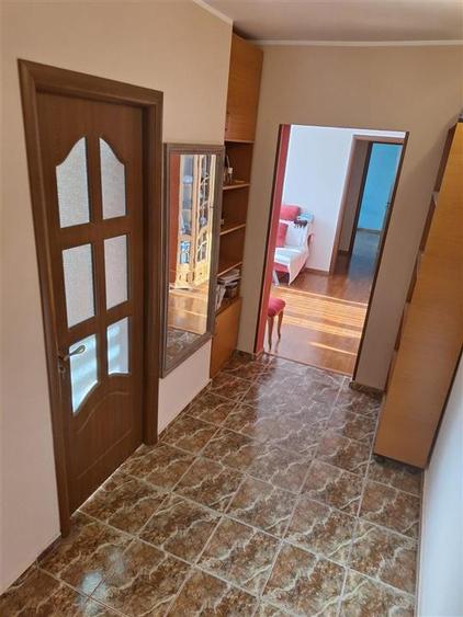 Apartament cu 2 camere semidecomandat în Hipodrom