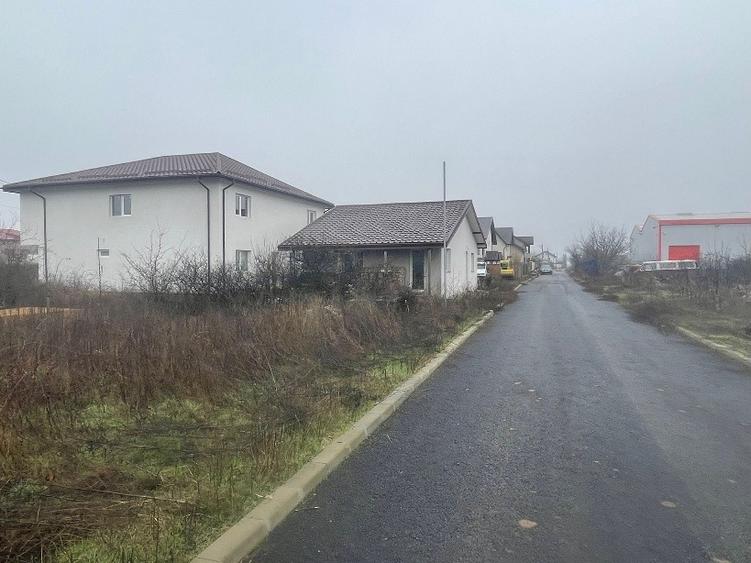 Teren Construcții intravilan de 5700 mp, în Central