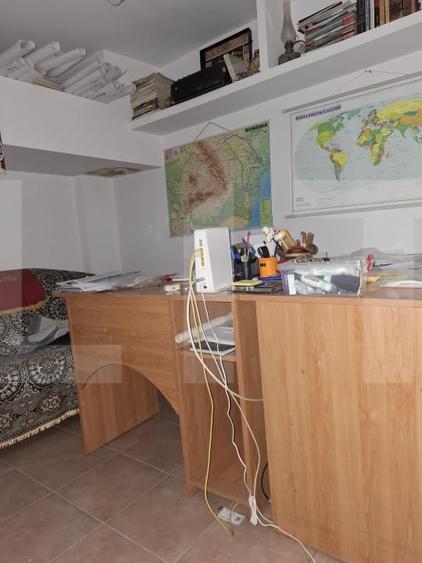 Spațiu comercial, de 29.370000839233 mp, în Central