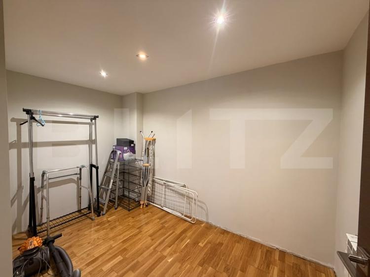 Apartament cu 4 camere decomandat, mobilat în 1 Mai