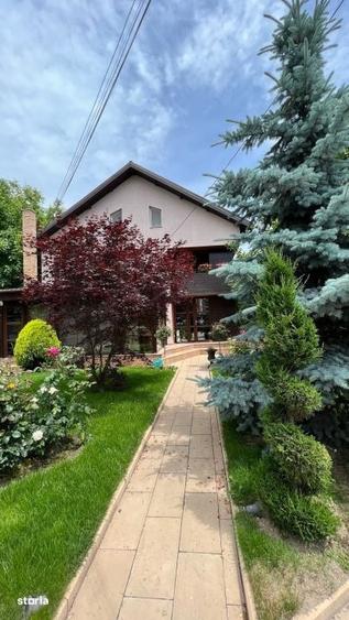 Casă cu 4 camere în Izvorani