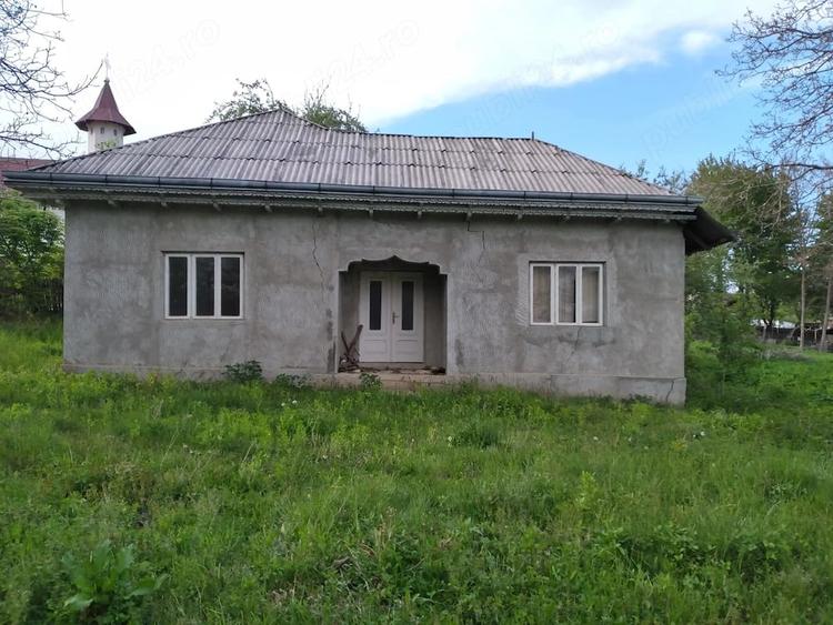 Casă cu 3 camere cu Teren 1200 Mp în Grumăzești