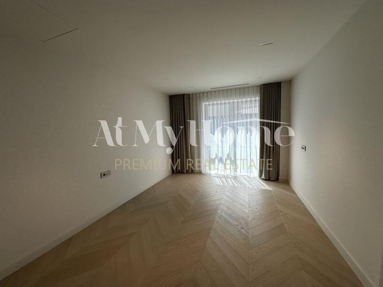 Apartament cu 4 camere decomandat în Kiseleff