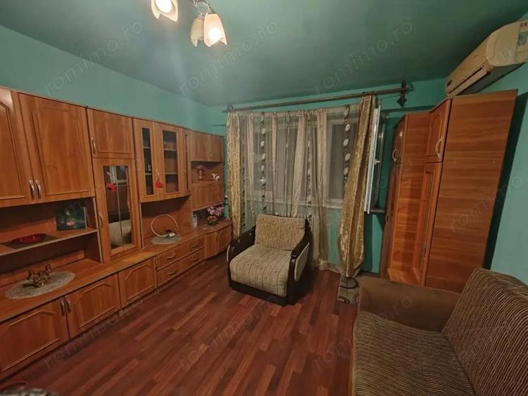 Garsonieră decomandată, mobilată în Valea Rosie