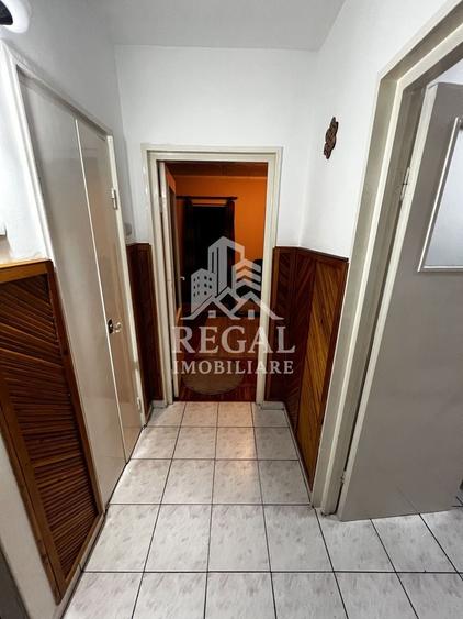 Apartament cu 2 camere de vânzare – Micro 4, Bulevardul Dacia - 8