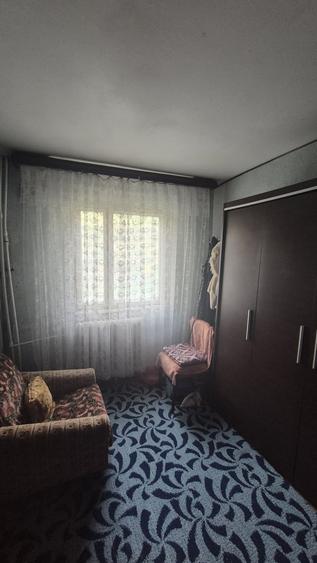 Apartament cu 3 camere semidecomandat în Inel II