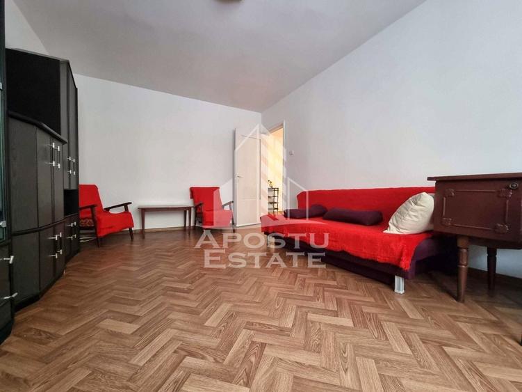 Apartament cu 2 camere decomandat, mobilat în Soarelui